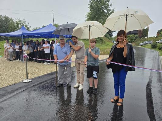 FOTO: V Moravcih otvorili obnovljeno cesto in vodovod 