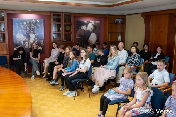 FOTO: Občina Veržej sprejela najuspešnejše osnovnošolce in učence glasbene šole
