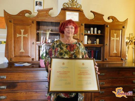 FOTO: Ilona Zadravec Szekeres prejela škofijsko priznanje in zahvalo