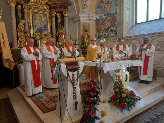 FOTO: Zlata maša duhovnika Vilija Hribernika