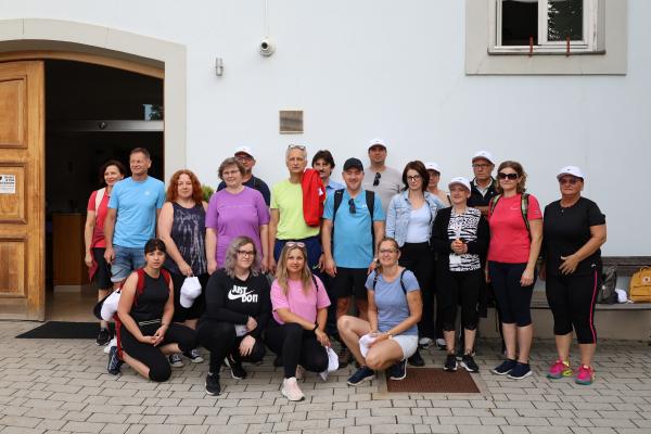 FOTO: Člani občinske uprave Lendava na pohodu po domačem mestu