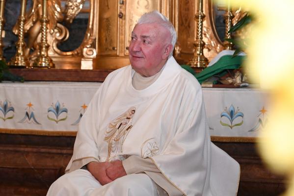 FOTO: Zahvalna maša ob 45. obletnici duhovništva župnika Viljema Kovača