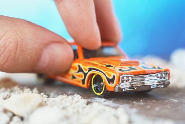 Ste jih shranili? Te igrače iz otroštva so danes lahko pravo bogastvo