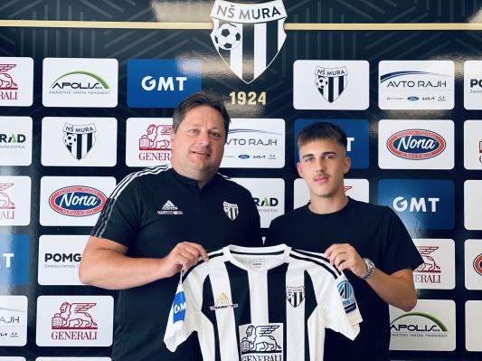 Nogometaš za Muro podpisal prvo profesionalno pogodbo