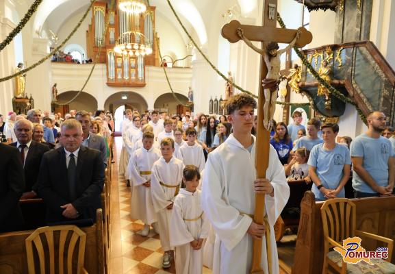 FOTO: Praznik madžarske državnosti zaznamovali z mašo in polaganjem venca