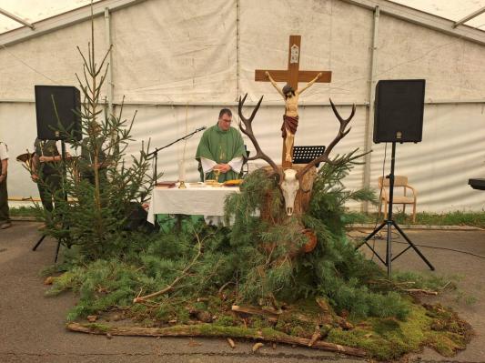 FOTO: Hubertova sveta maša v čast Lovskemu društvu Grad – Kuzma