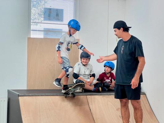 Skate šola Ollie: V Pomurju več zanimanja za skejtanje, kot si je mislil