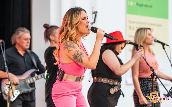 FOTO in VIDEO: Nika Zorjan ogrela občinstvo pred največjim kulinaričnim praznikom v Lendavi