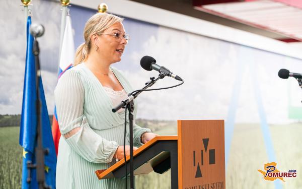 FOTO: Ministrica Mateja Čalušić slavnostno odprla sejem AGRA