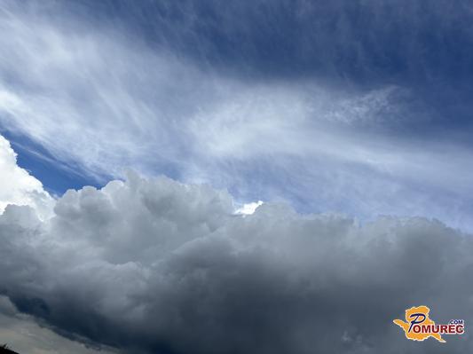 Petek bo prinesel dež in nevihte