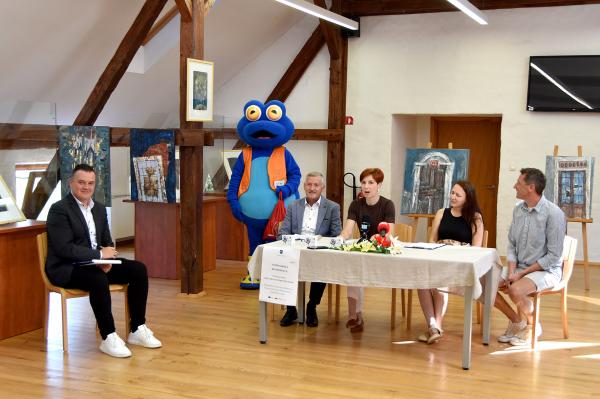 FOTO: V Veržeju predstavili rezultate projekta »Kulturo na oder postavim«