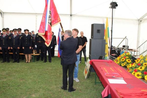 FOTO: Gasilsko društvo Mačkovci bogatejše za nov prapor