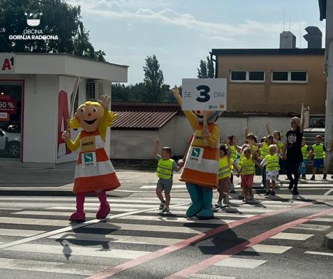 FOTO: Tudi v Gornji Radgoni opozarjali na varnost otrok na šolskih poteh