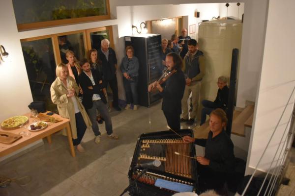 FOTO: Filovski Gaj v objemu poezije, umetnosti in glasbe