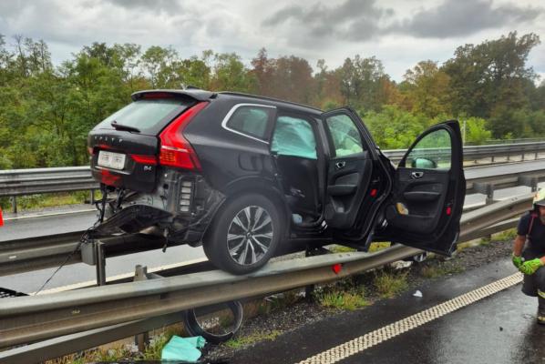 FOTO: Znane so podrobnosti nesreče na pomurski avtocesti, poškodovani štirje ljudje