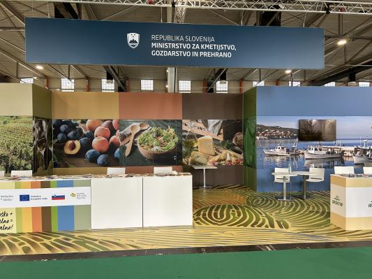 Protest na Agri: Kdo, če ne kmetje, naj pride na stojnico ministrstva?