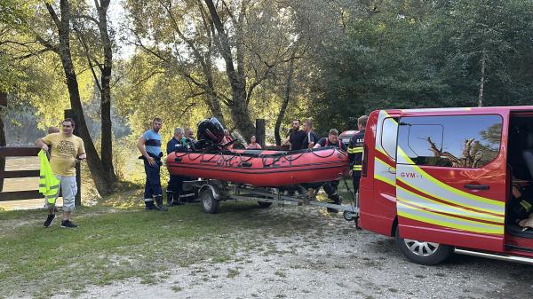 Nesreča na Muri: Prevrnil se je čoln