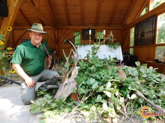 FOTO: Boginja Diana je lovcu Lovske družine Bogojina prinesla osebno lovsko trofejo