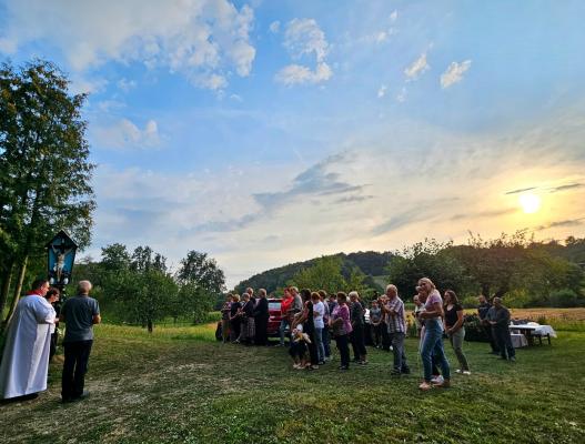 FOTO: Blagoslov obnovljenega križa v Vidoncih