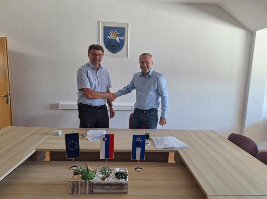 Občina Rogašovci bo obnovila štiri cestne odseke v vrednosti več kot 330 tisoč evrov