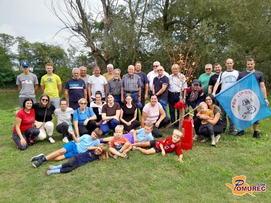 FOTO: V parku ob Vučji jami so lipovski gasilci posadili spominsko drevo – lipo