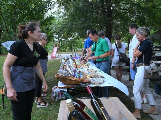 FOTO: Turistično društvo Čemaž gostilo avstrijske voznike športnih avtomobilov