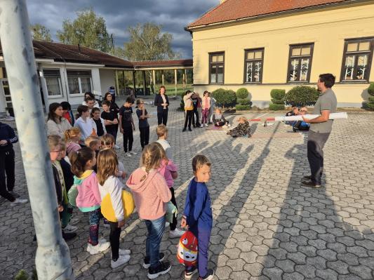 FOTO: Učenci Osnovne šole Šalovci so ustvarjali in se gibali v duhu mobilnosti
