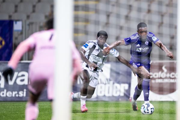 Nogometaši Maribora premagali Muro z 1:0