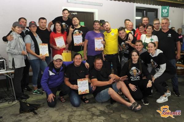 FOTO: Tekmovali so v kuhanju bučnega golaža