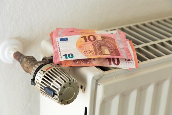 Ne kurite denarja! S temi preprostimi triki bo vaš dom topel, računi pa nižji