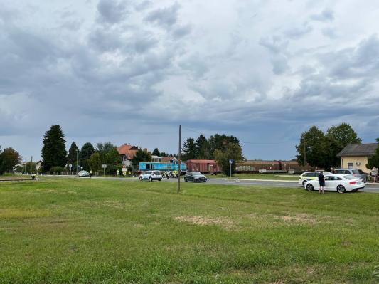 FOTO in VIDEO: V Ključarovcih zaradi prometne nesreče zaprta cesta