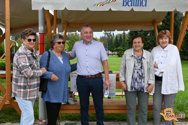FOTO in VIDEO: Simbolična gesta za prihodnost - 18 tisoč kartic za novorojenčke
