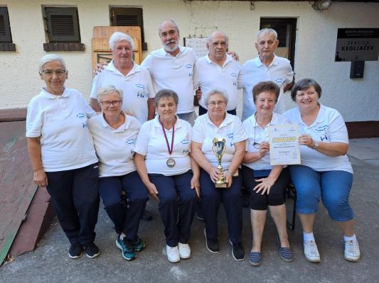 FOTO: Upokojenci iz Pomurja tekmovali v kegljanju