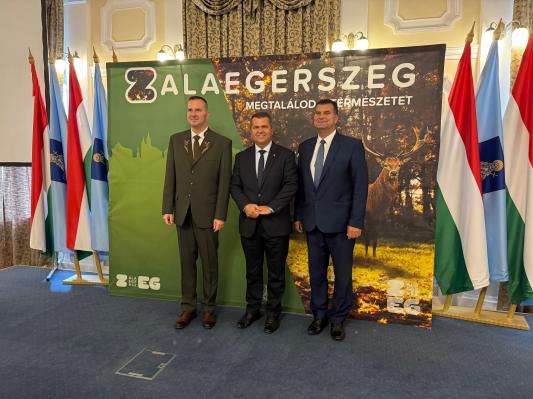 FOTO: Lendavski župan na festivalu golaža in vina v pobratenem mestu Zalaegerszeg