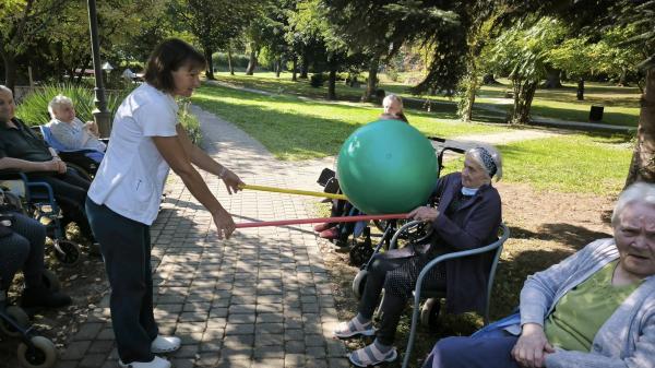 FOTO: Svetovni dan fizioterapije obeležili tudi v Domu starejših občanov Ljutomer