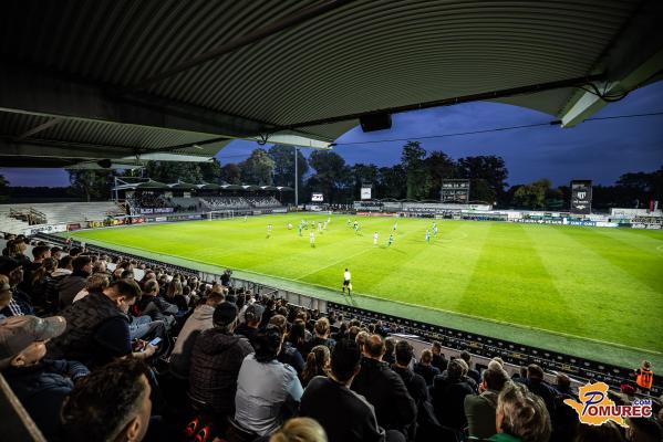 Muro doletela kazen zaradi navijačev