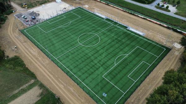 Ureditev igrišča z umetno travo v Ljutomeru: dela se zaključujejo po zamudi