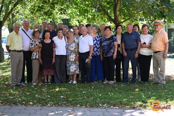 VIDEO: Vezi, ki jih leta ne izbrišejo – srečanje soboških učiteljic in učiteljev