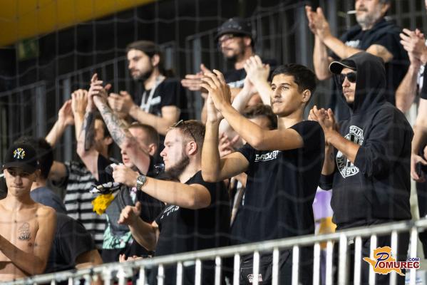 FOTO: Ste bili na štajersko-prekmurskem derbiju? Poiščite se med navijači na fotografijah