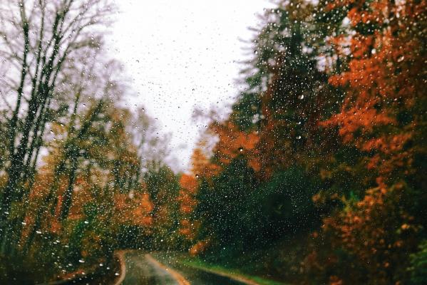 Čez dan se bo oblačnost trgala, v prihodnjih dneh spet poslabšanje