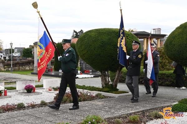 FOTO in VIDEO: Spominska slovesnost v Murski Soboti, vence položili praporščaki in občani