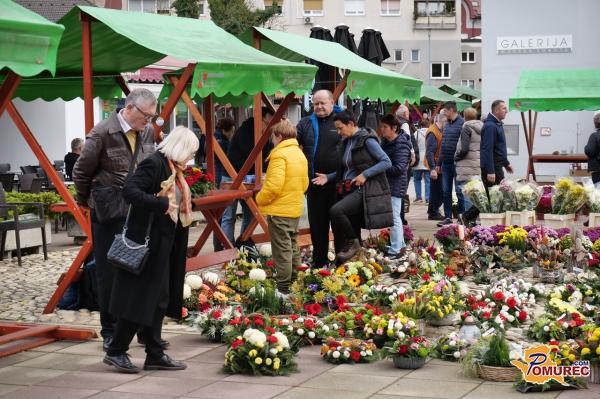 FOTO in VIDEO: Kakšna je ponudba nagrobnih aranžmajev v Murski Soboti?