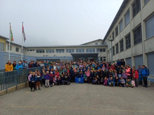 FOTO: Planinska mladina Pomurja uživala v lepotah Lendavskih goric