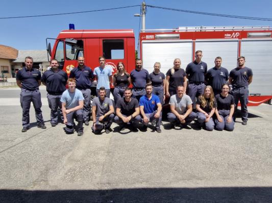 FOTO: Novih 16 operativnih gasilcev uspešno zaključilo tečaj