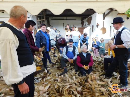 FOTO: Na Kovačevi domačiji so obudili staro kmečko opravilo