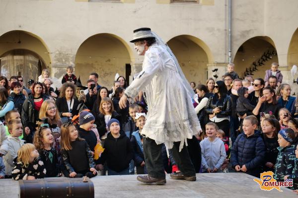 FOTO in VIDEO: Čarobno dogajanje na grajskem dvorišču v Murski Soboti