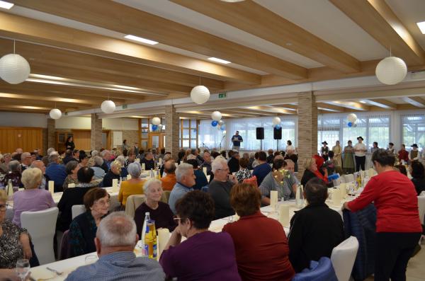 FOTO: Topel sprejem za starejše občane v Odrancih