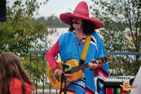 FOTO in VIDEO: Kostanjev piknik in Mini zvezde v Murski Soboti