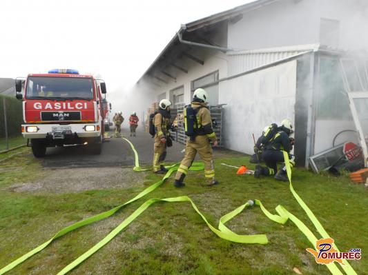FOTO: Velika reševalna gasilska akcija v Bratoncih