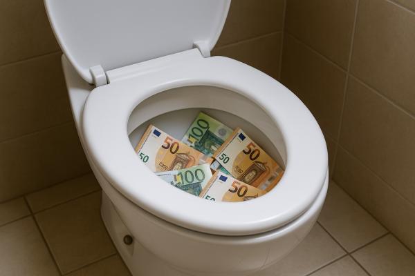 Ali lahko pokrov stranišča vpliva na vašo srečo in premoženje?